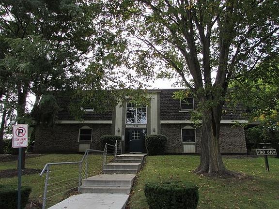 3rd image of 1035 Tiverton Ct