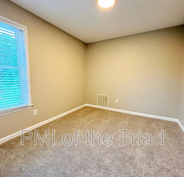 3900 Hunt Chase Ct — Photo 13