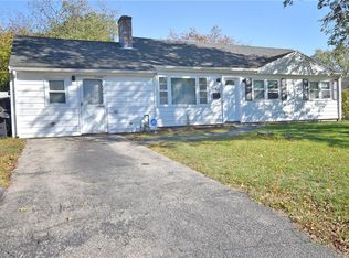 250 Richmond Dr, Warwick, RI 02888