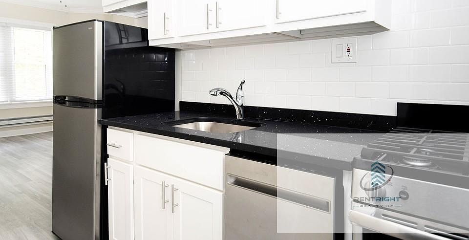 1st image of 646-48 W Roscoe St #646.5-1S