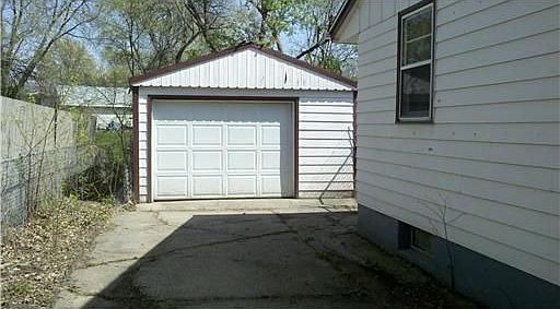 4th image of 7727 Dellwood Dr