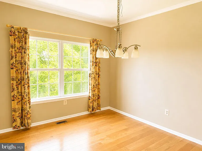 4037 Runnymead Dr — Photo 8