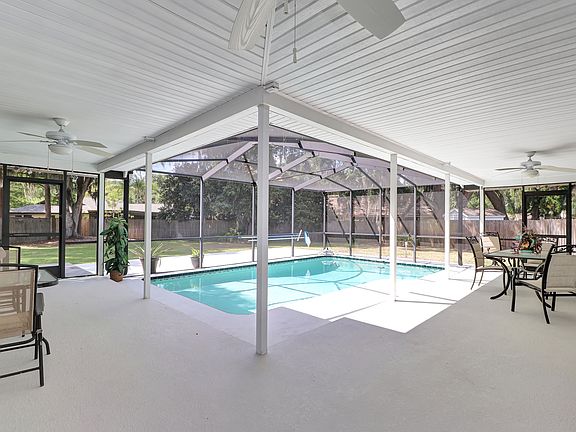 3rd image of 1512 Teakwood Dr