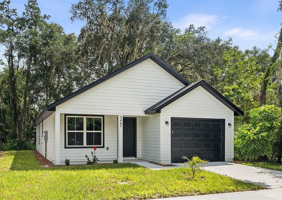 1st image of 2447 SE 10TH AVENUE