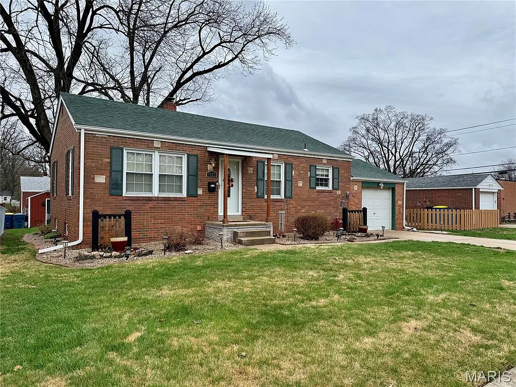 1205 Harrison St photo 1