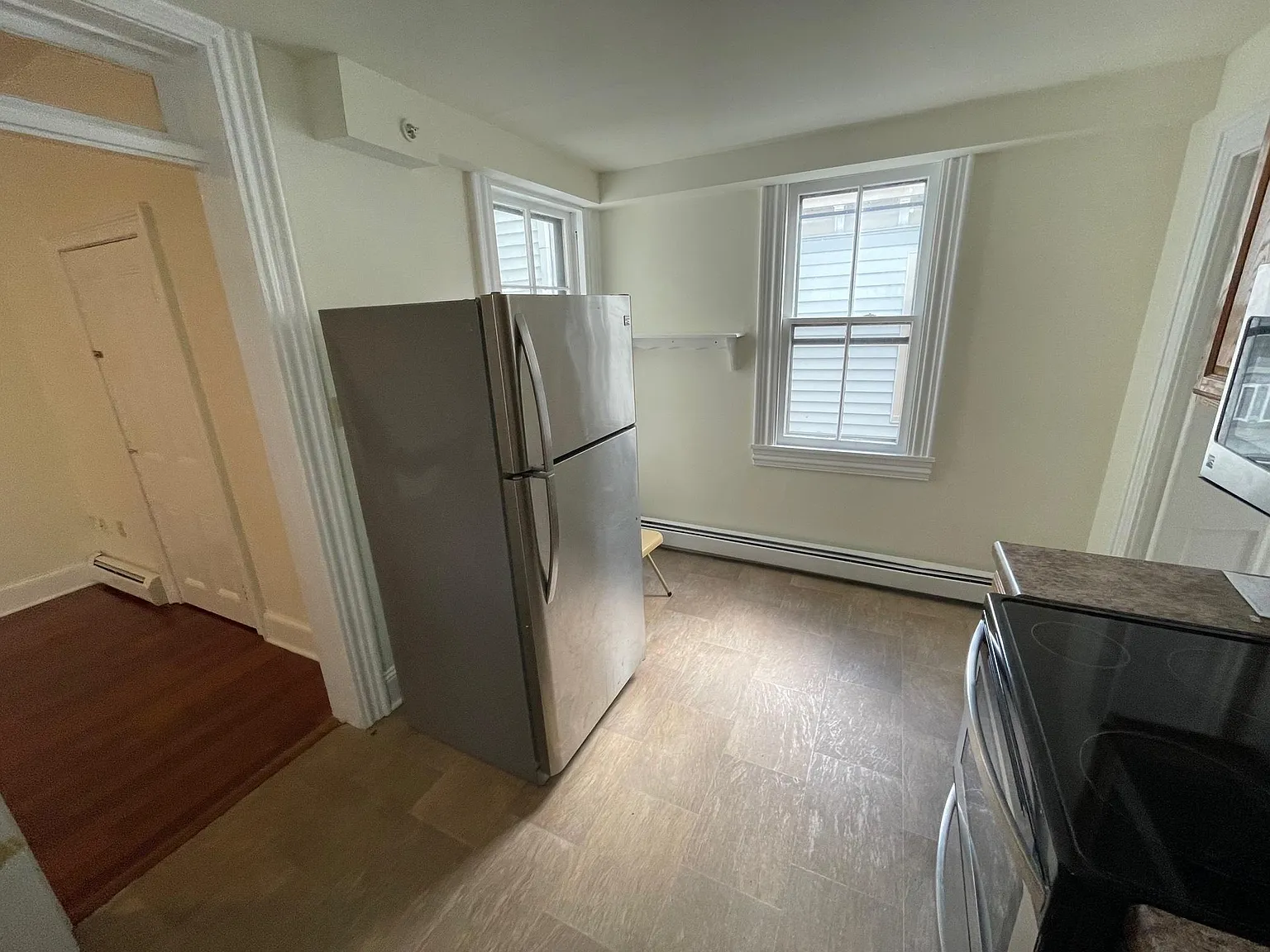 1 bed, 900 sqft, $1,150 — Photo 4