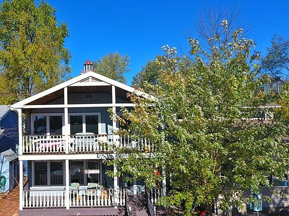 3rd image of 110 Lakeview Ct