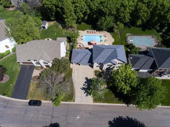 13615 Foxberry Rd, Savage, MN 55378