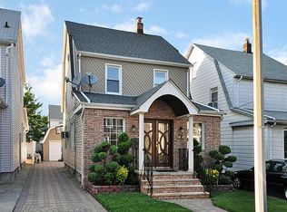 24847 89th Ave, Bellerose, NY 11426