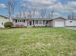 76 Roosevelt Dr, Lockport, NY 14094