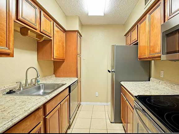 5th image of 315 Wymore Rd APT 100