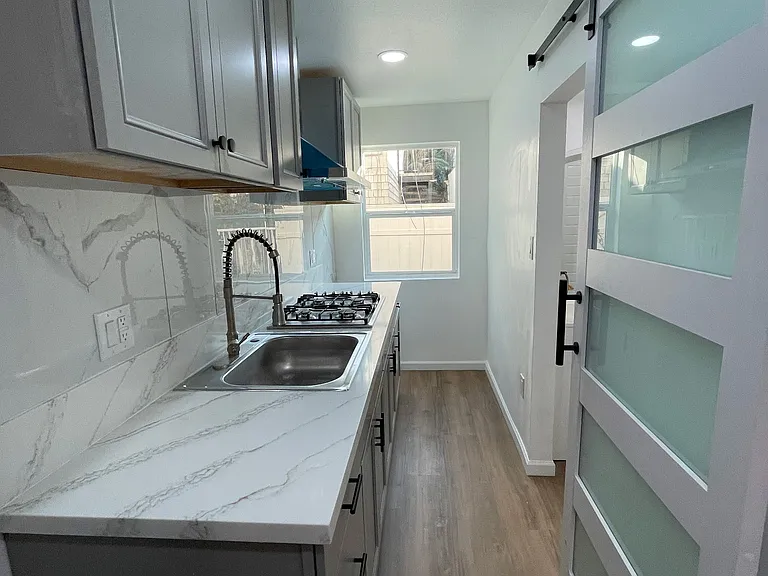 4063 Lincoln Ave #E — Photo 2