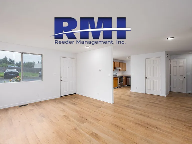 1034 Hanford Ave #B — Photo 4