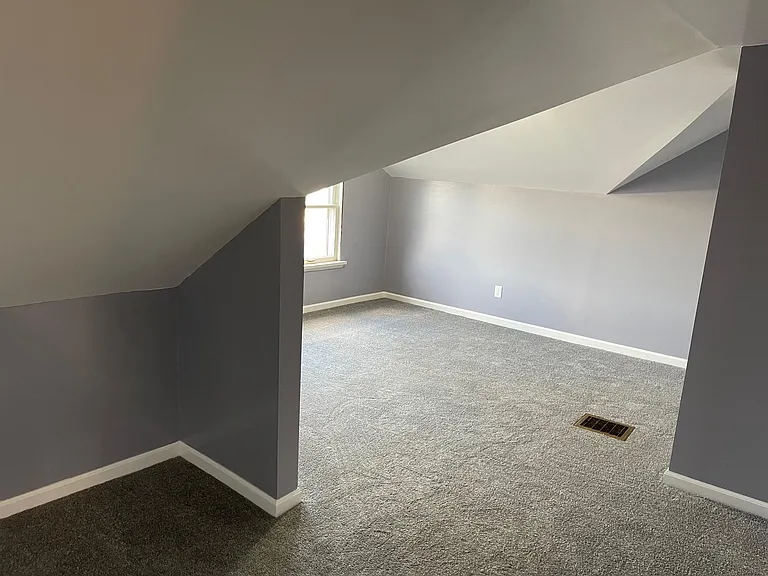 18201 Royalton Rd — Photo 11