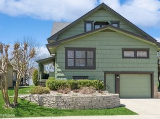 611 E 2nd St, Pella, IA