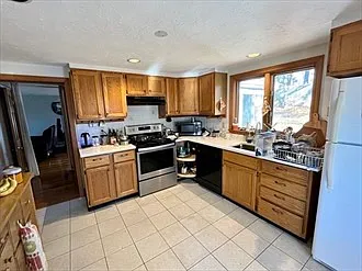 18 Lariviere Rd — Photo 5