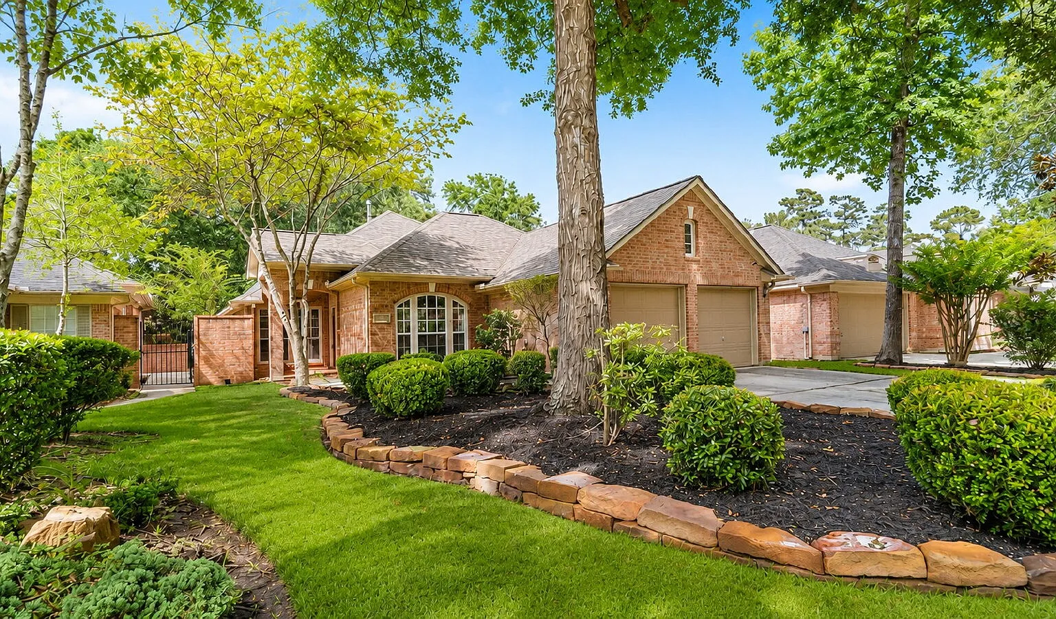 3 bed, 2.0 bath, 1978 sqft, $2,795 — Photo 1