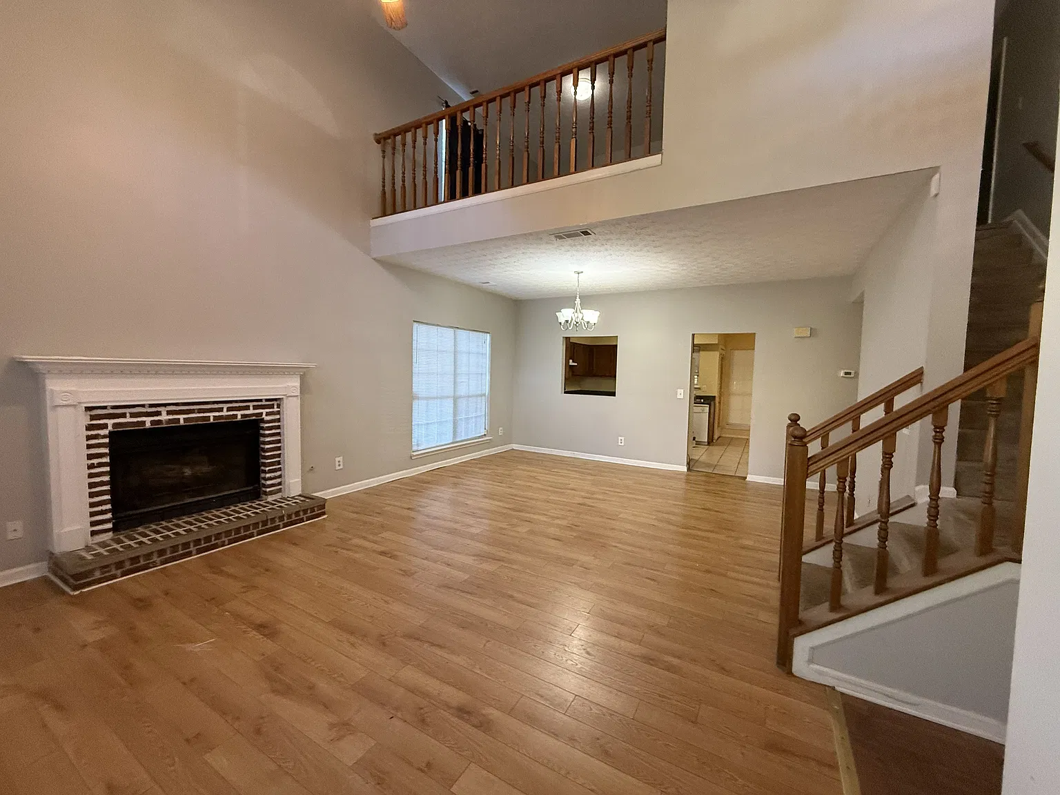 4 bed, 2300 sqft, $2,250 — Photo 2