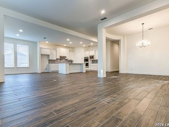 4th image of 593 VALE CT