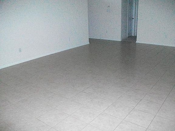 4th image of 7542 Oakleigh Dr