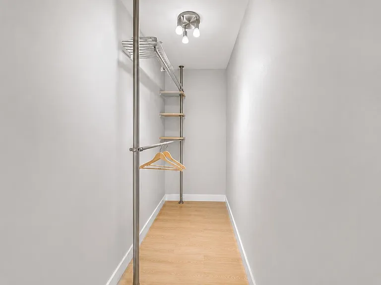 989 Richards St #605 — Photo 21