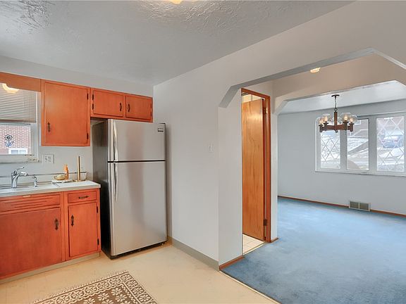 4th image of 3091 Woodridge Dr