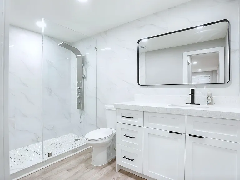 331 W 40th Pl — Photo 7
