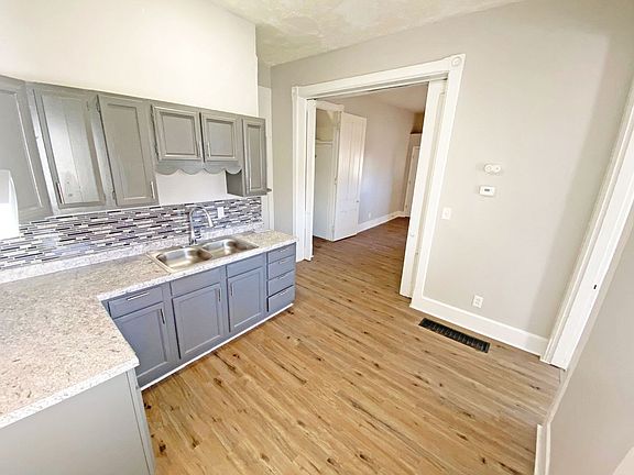 5th image of 813-817 S Main St