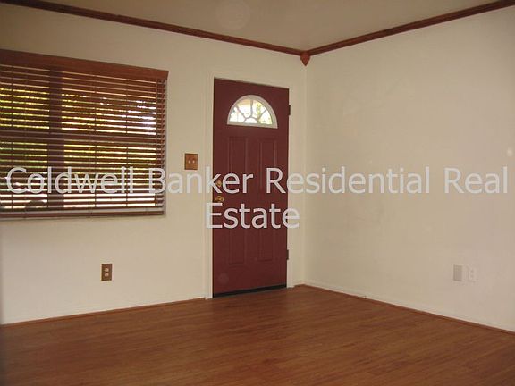 Living room/ entrance