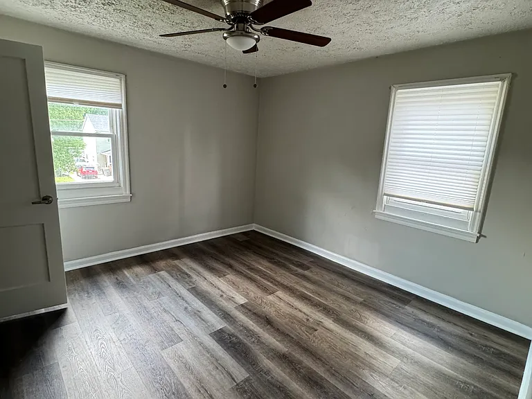 211 S Emerson Ave — Photo 8