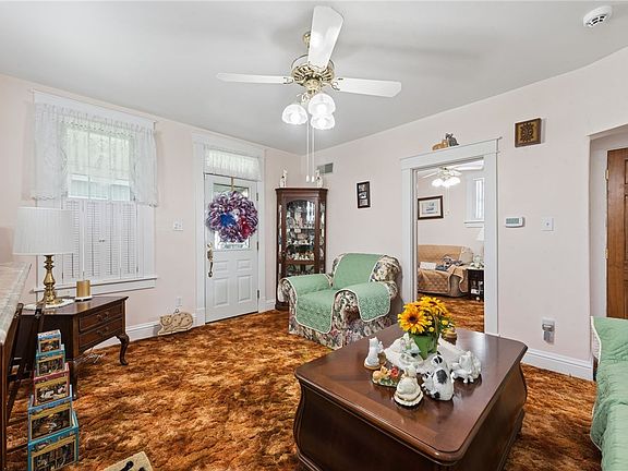 3rd image of 39 John St