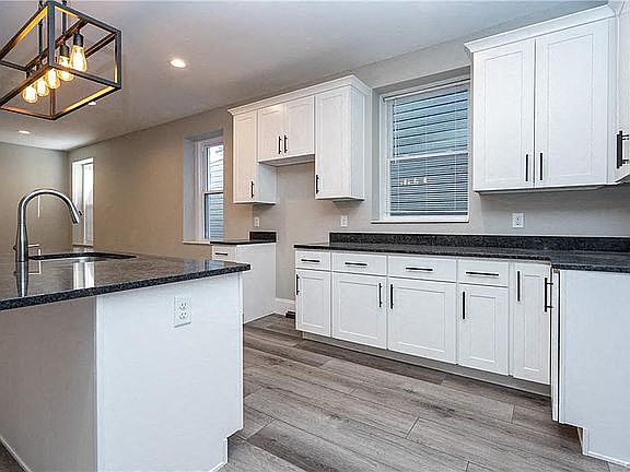 4th image of 1428 W Clay St #2
