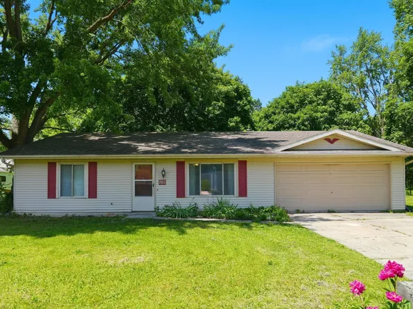1913 Maple St, Auburn, IN 46706