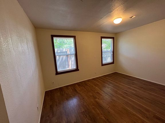5th image of 412 NW Manzanita Ave #A & B