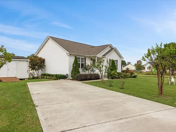 100 Stoney Creek Cir, Smithfield, NC 27577