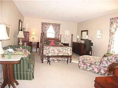 5th image of 4066 Stoneridge Dr