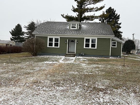 2nd image of 108 N Cherry St