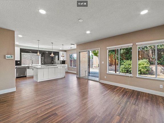 4th image of 3306 Zircon Dr