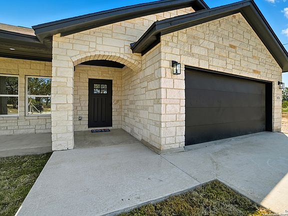 5th image of 16724 Tapatio St.