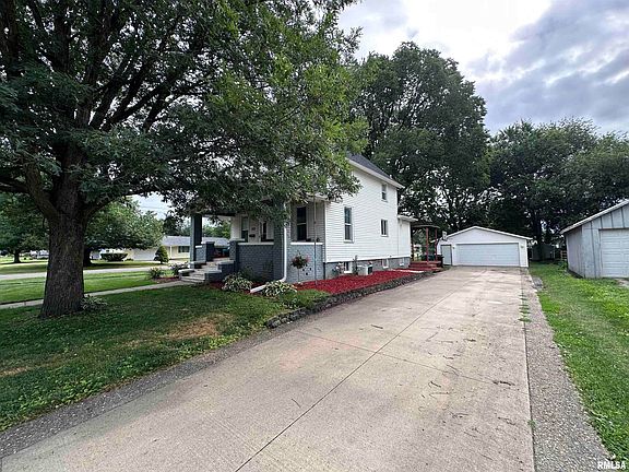4th image of 901 Locust St