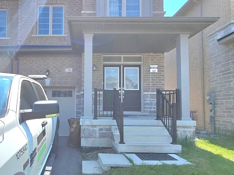 76 Conarty Cres — Photo 1