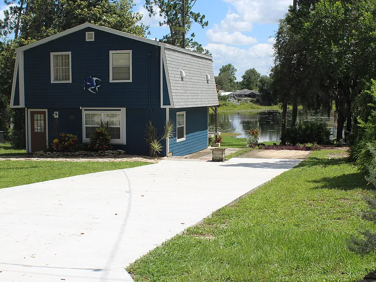 261 Ponce Ln — Photo 1