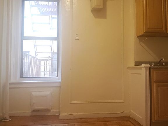 4th image of 110 Seaman Ave APT 7A