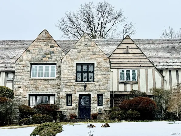 3 Merrivale Terrace, Great Neck, NY 11020