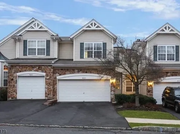 3003 King Ct, Green Brook, NJ 08812