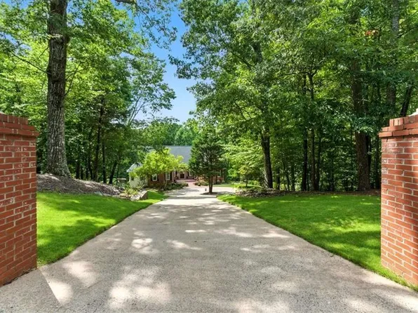 200 Waterford Falls Dr, Canton, GA 30114