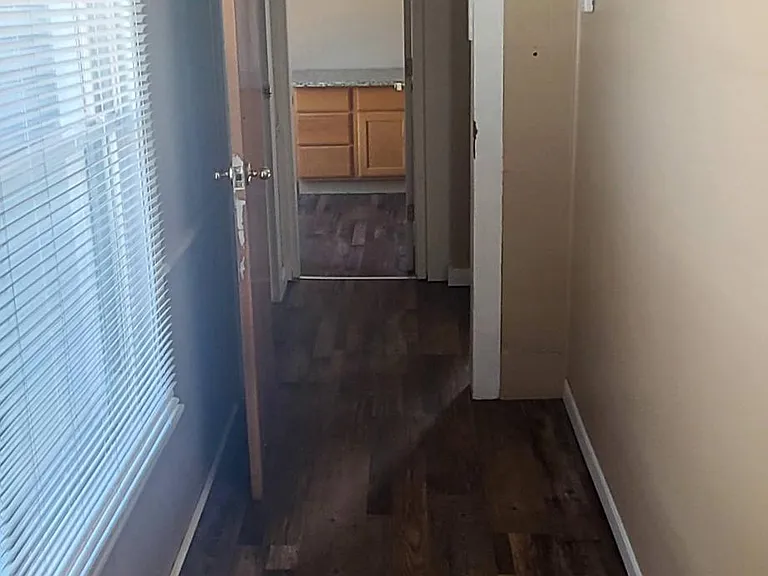 403 W Washington St — Photo 10