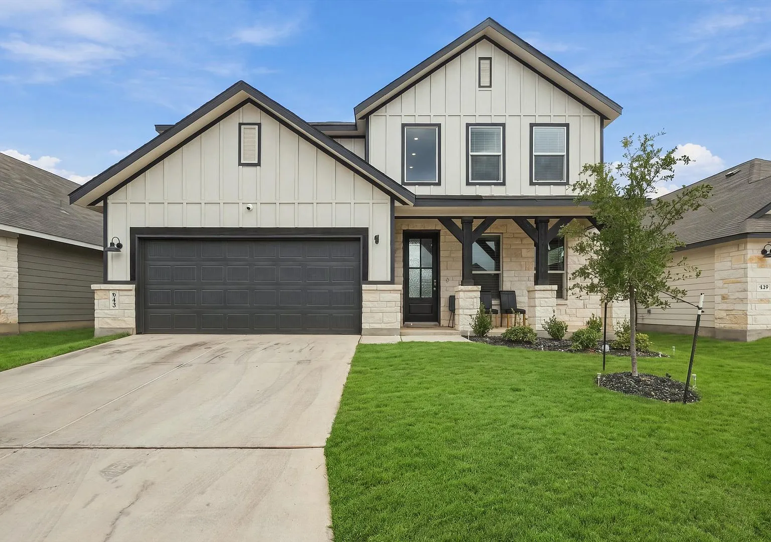 Stunning 4-Bedroom Home with Media Room in Estancia Ranch — Photo 4