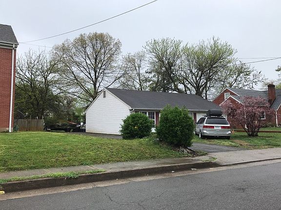 3rd image of 2627 Lyndhurst St NW