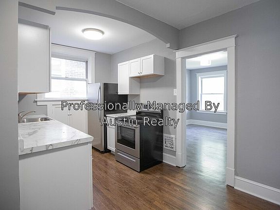 2nd image of 5032-5034 Lindenwood Ave